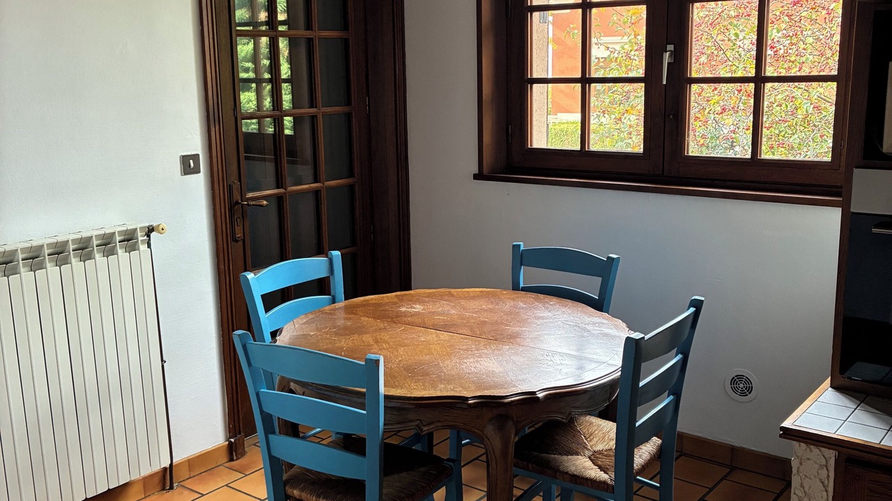 Photo of Others in Bron