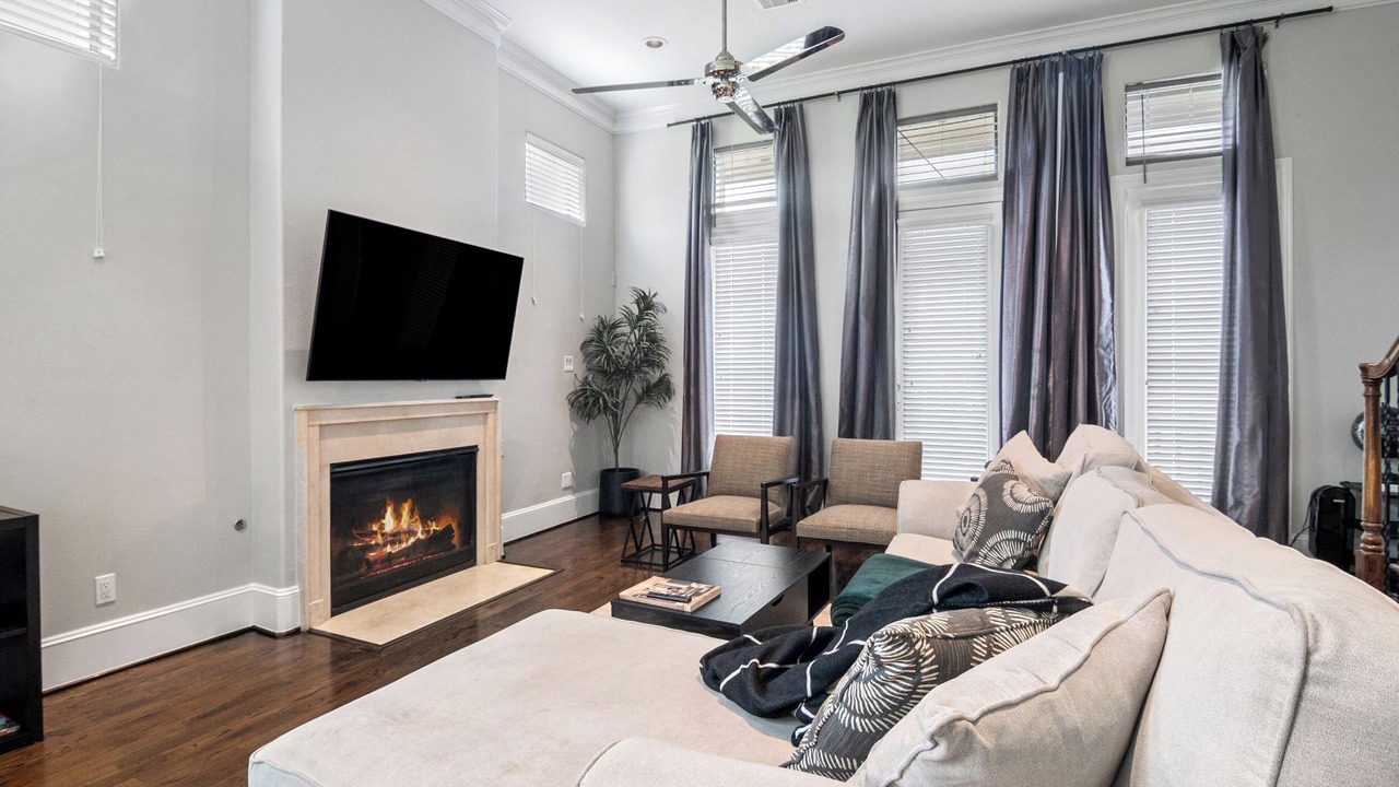 Photo of Livingroom in Lazybrook/Timbergrove