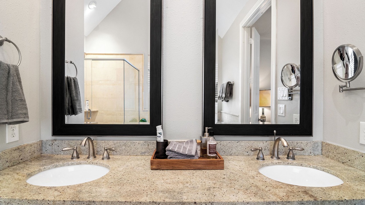 Photo of Bathroom in Lazybrook/Timbergrove
