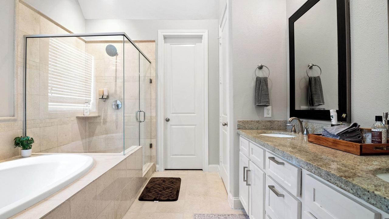 Photo of Bathroom in Lazybrook/Timbergrove