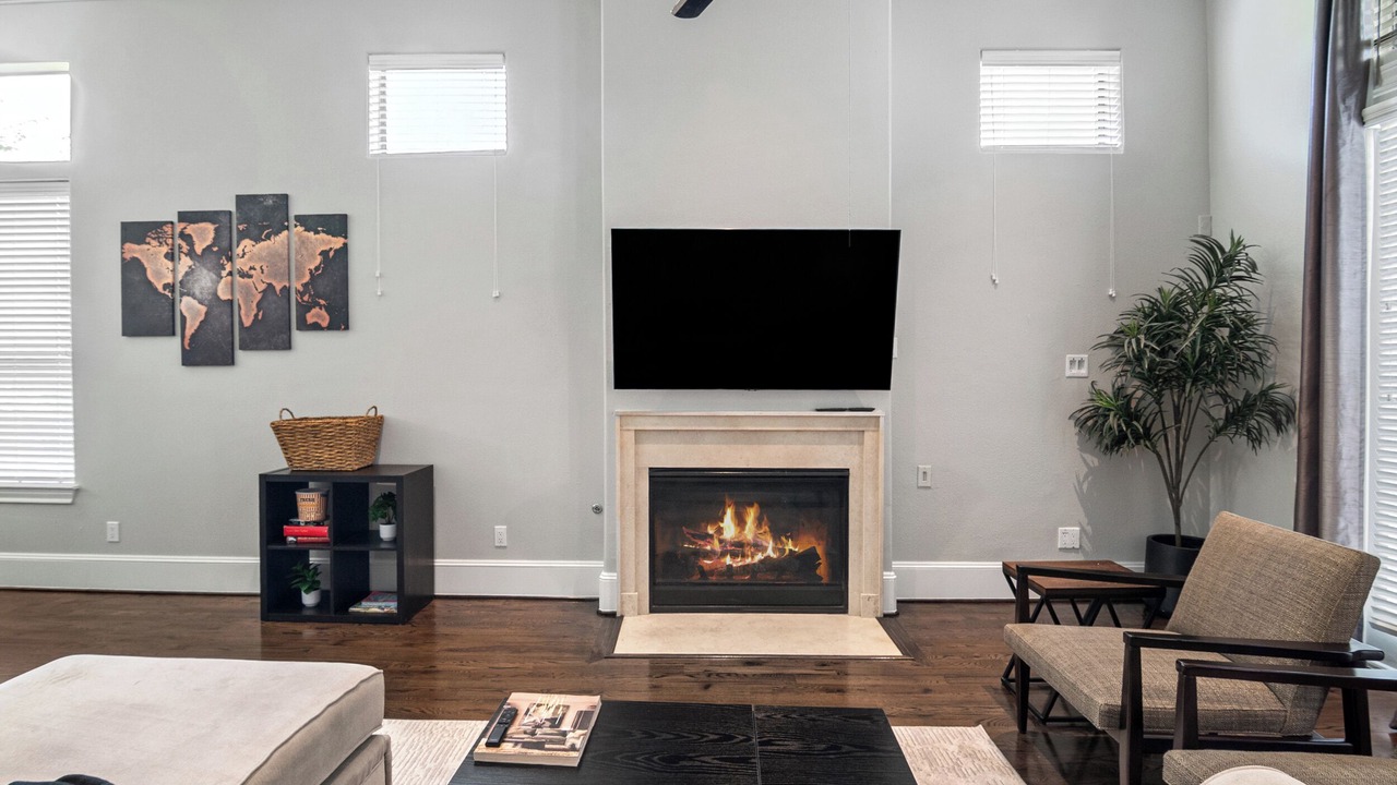 Photo of Livingroom in Lazybrook/Timbergrove