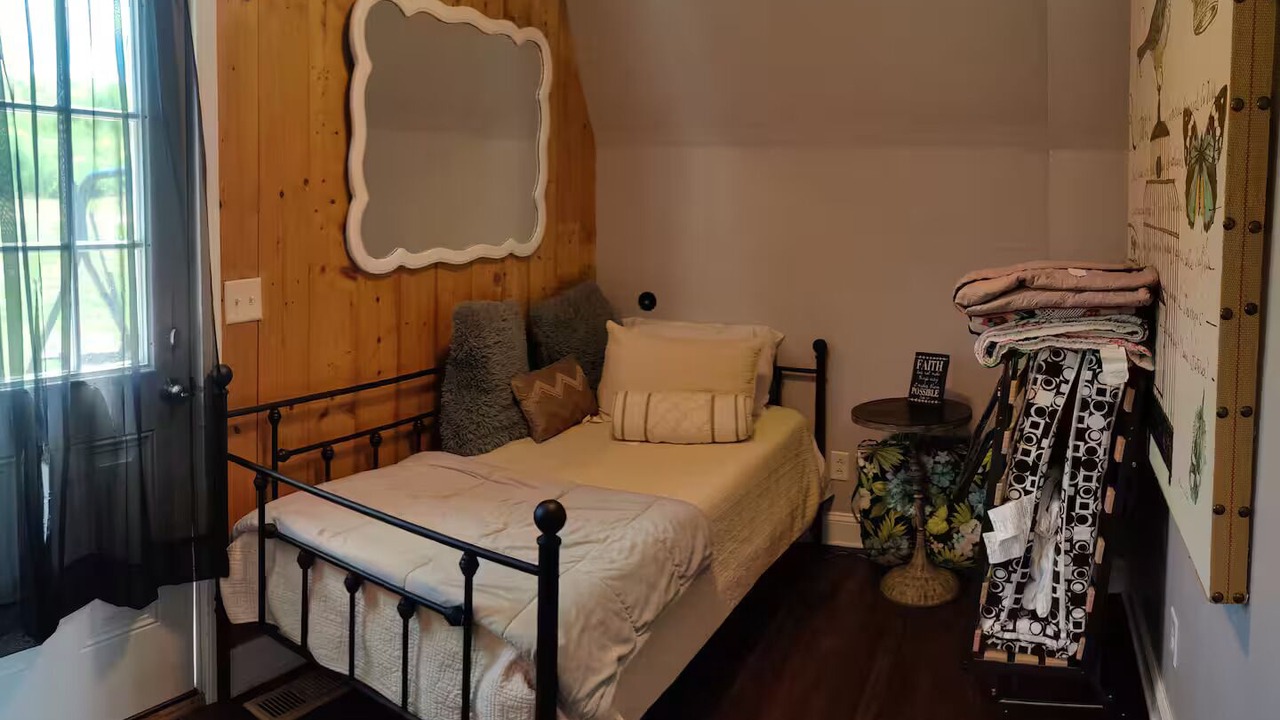 Photo of Bedroom in Summertown