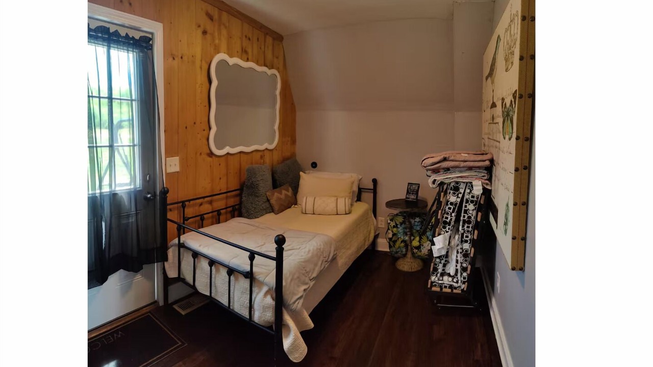 Photo of Bedroom in Summertown
