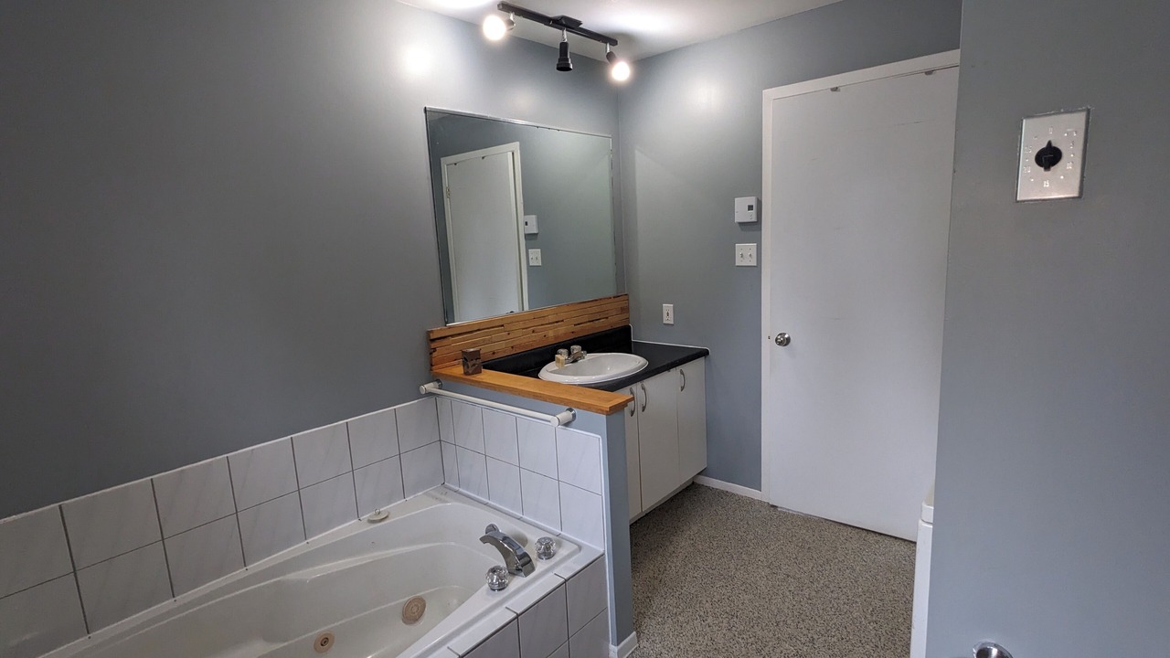 Photo of Bathroom in Ragueneau
