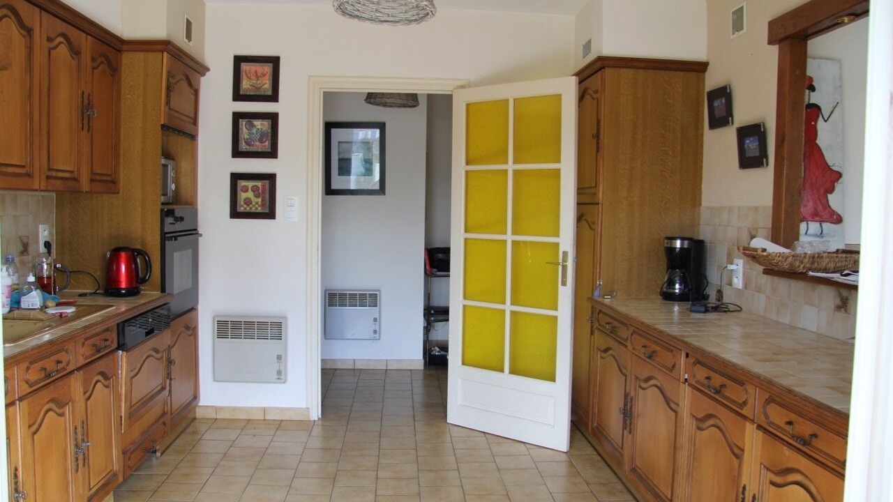Photo of Kitchen in Saint Alban Auriolles