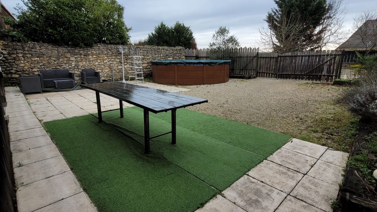 Photo of Patio Balcony in Clermont de Beauregard