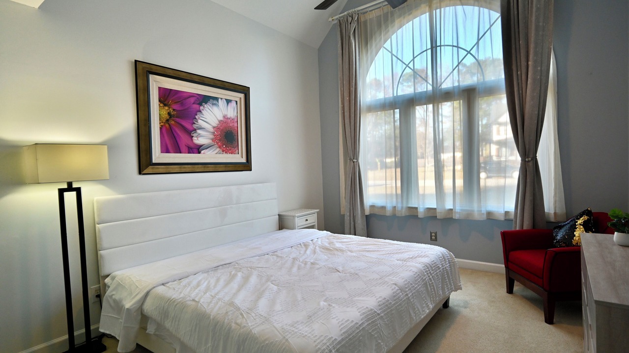Photo of Bedroom in Apex