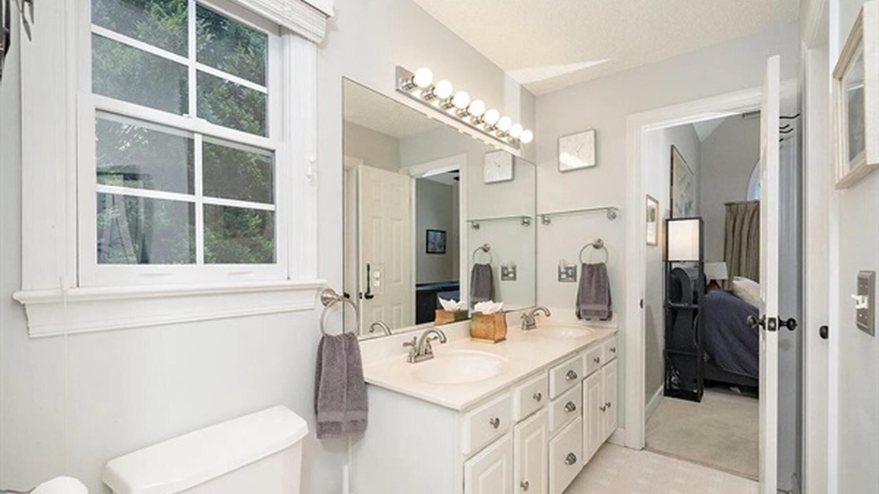 Photo of Bathroom in Apex