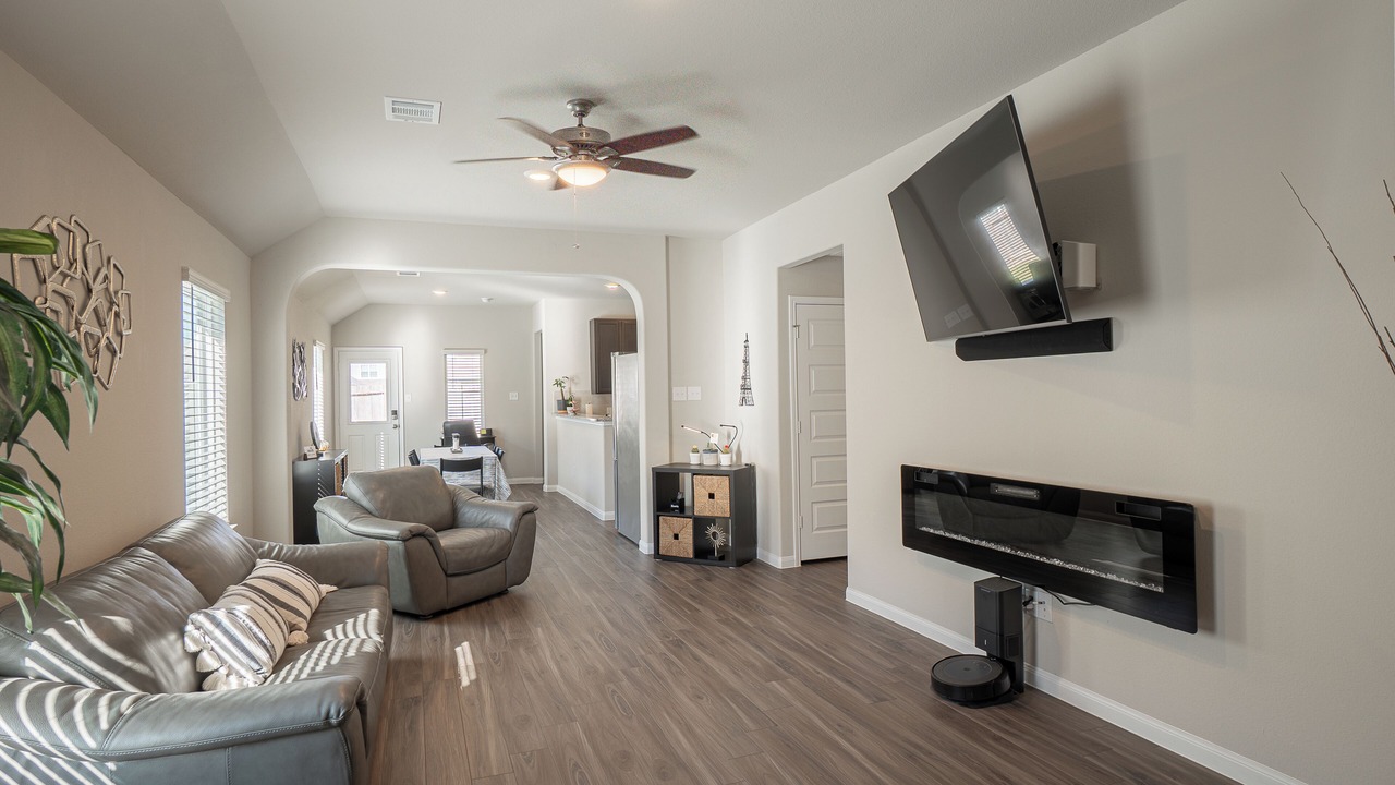 Photo of Livingroom in Iowa Colony