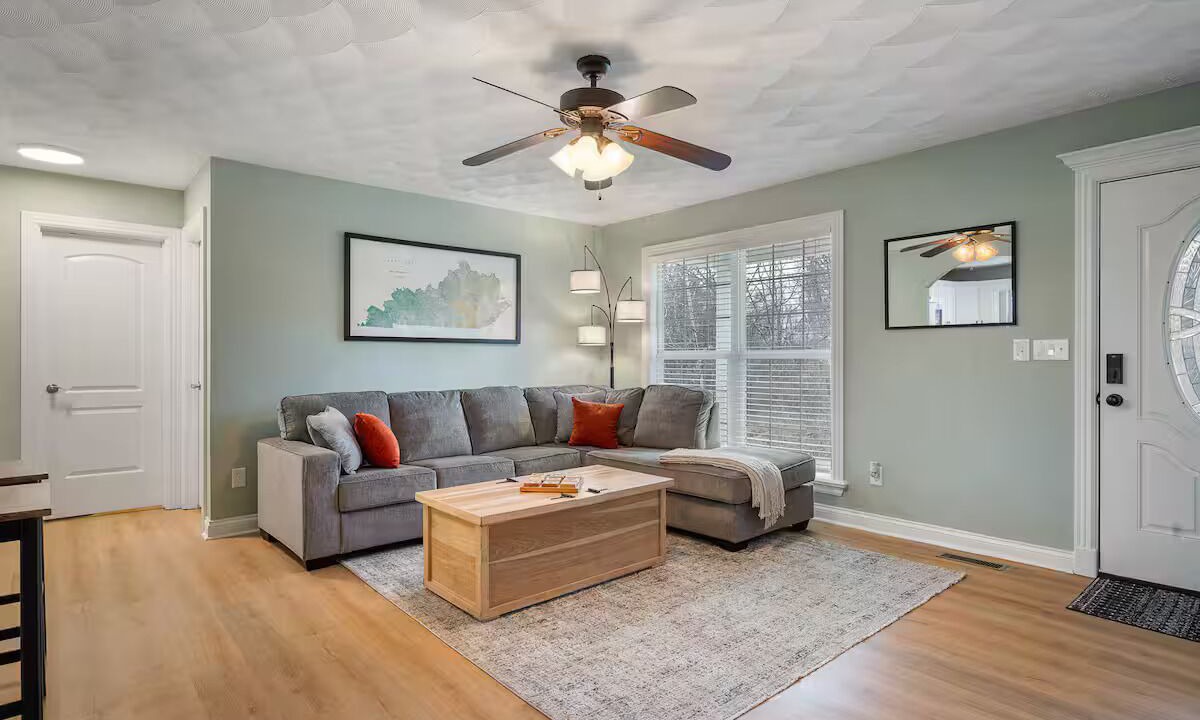 Photo of Livingroom in Bardstown