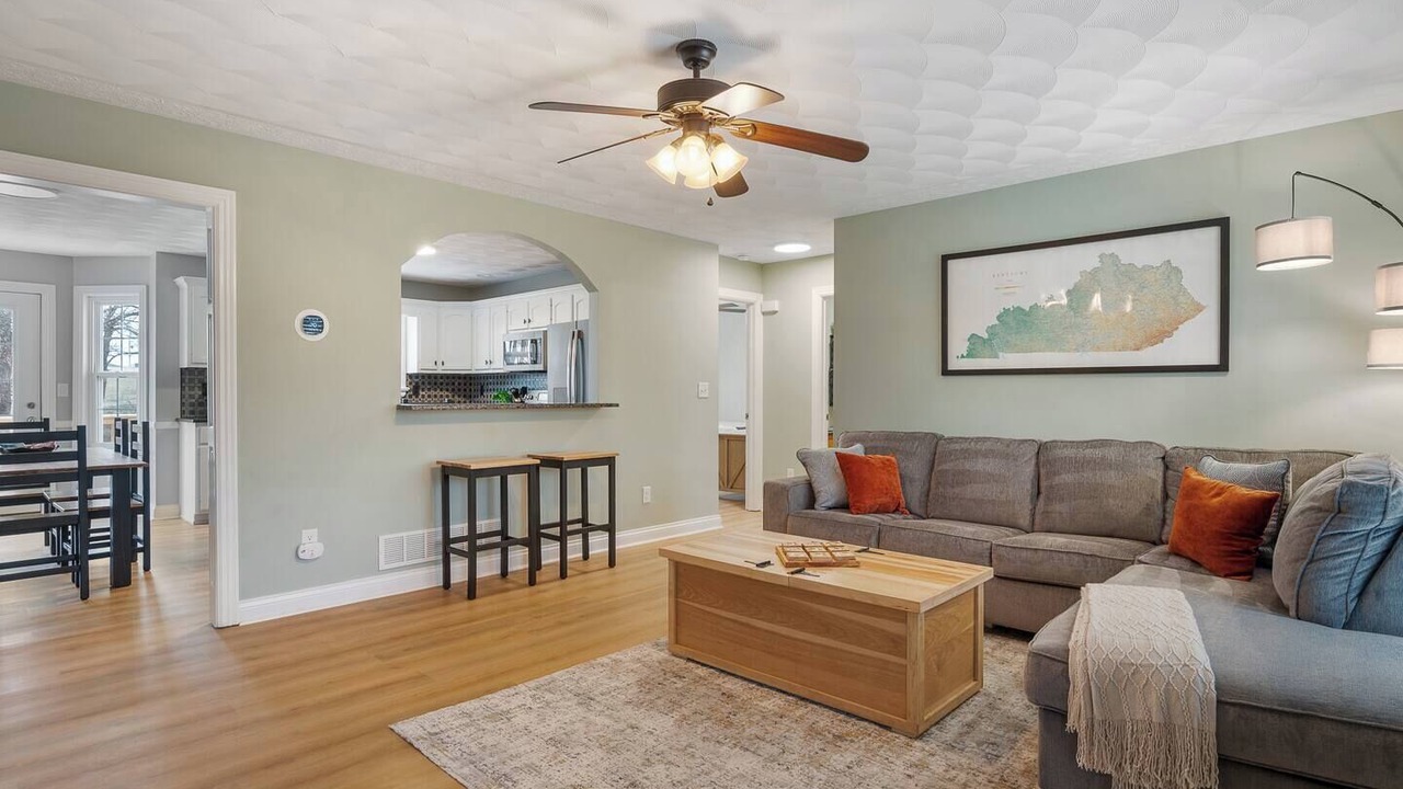 Photo of Livingroom in Bardstown