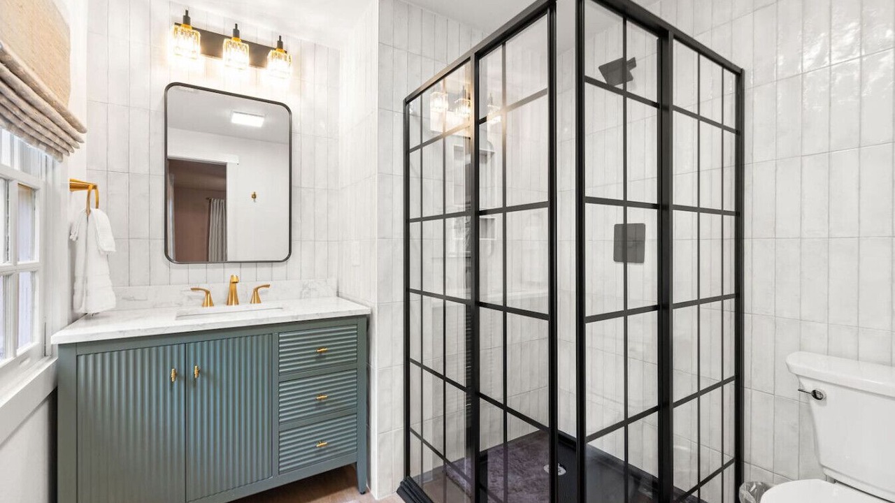 Photo of Bathroom in Northwest Quadrant