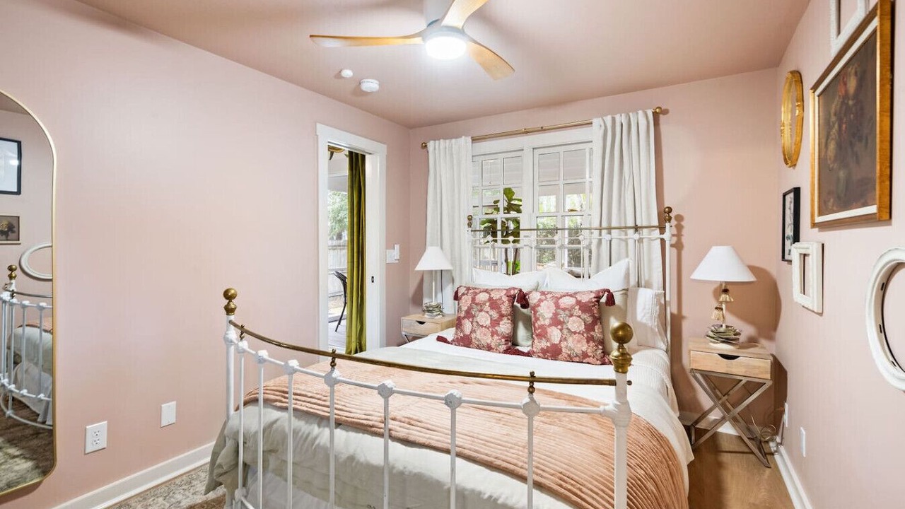 Photo of Bedroom in Northwest Quadrant