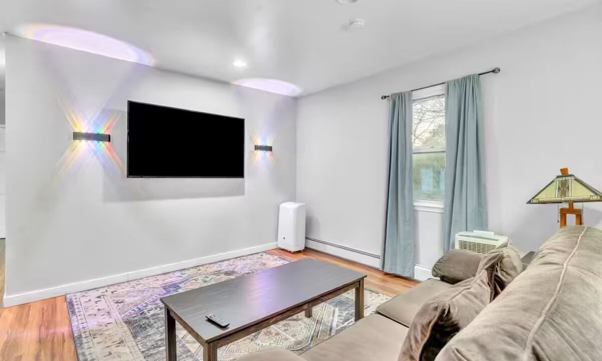 Photo of Livingroom in Constable Hook