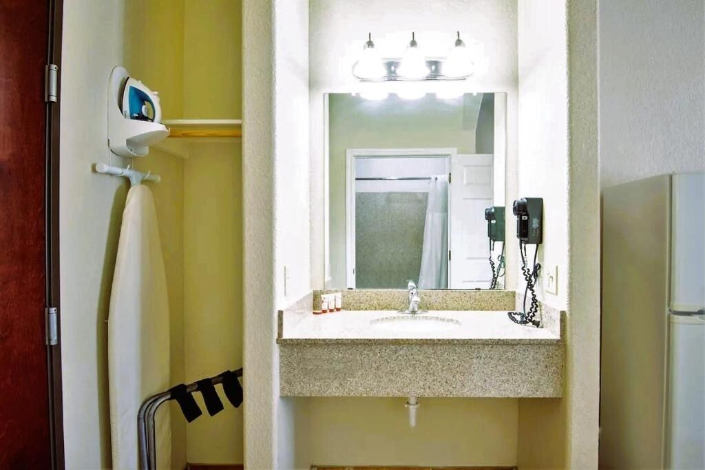 Photo of Bathroom in Clute