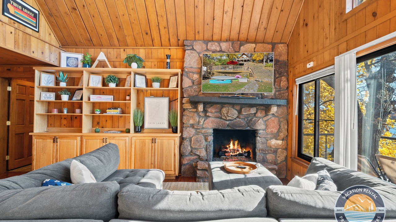 Photo of Livingroom in Twin Lakes