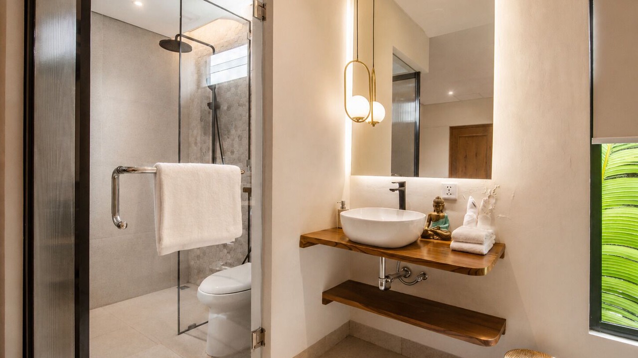 Photo of Bathroom in Sunset Road