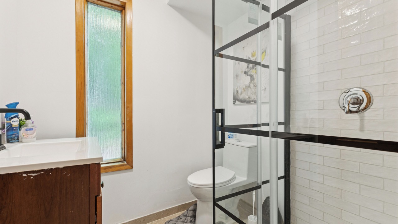 Photo of Bathroom in Argenteuil Regional County Municipality