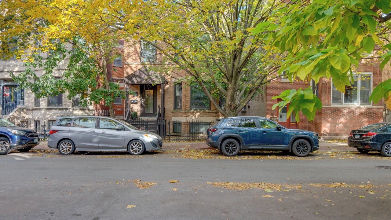 Photo of Outdoor in Wrigleyville