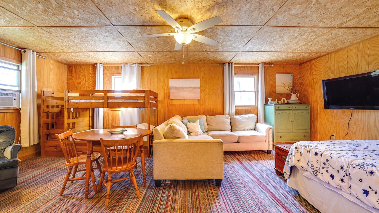 Photo of Bedroom in Center Moreland
