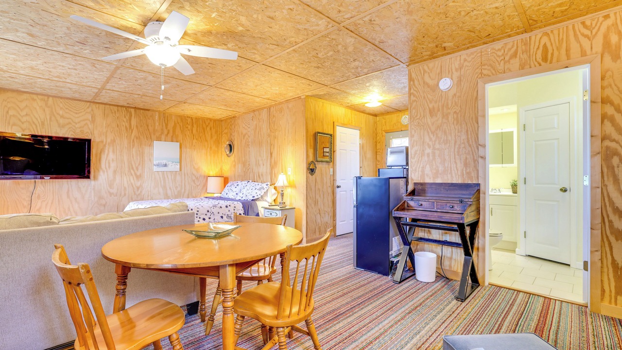 Photo of Bedroom in Center Moreland
