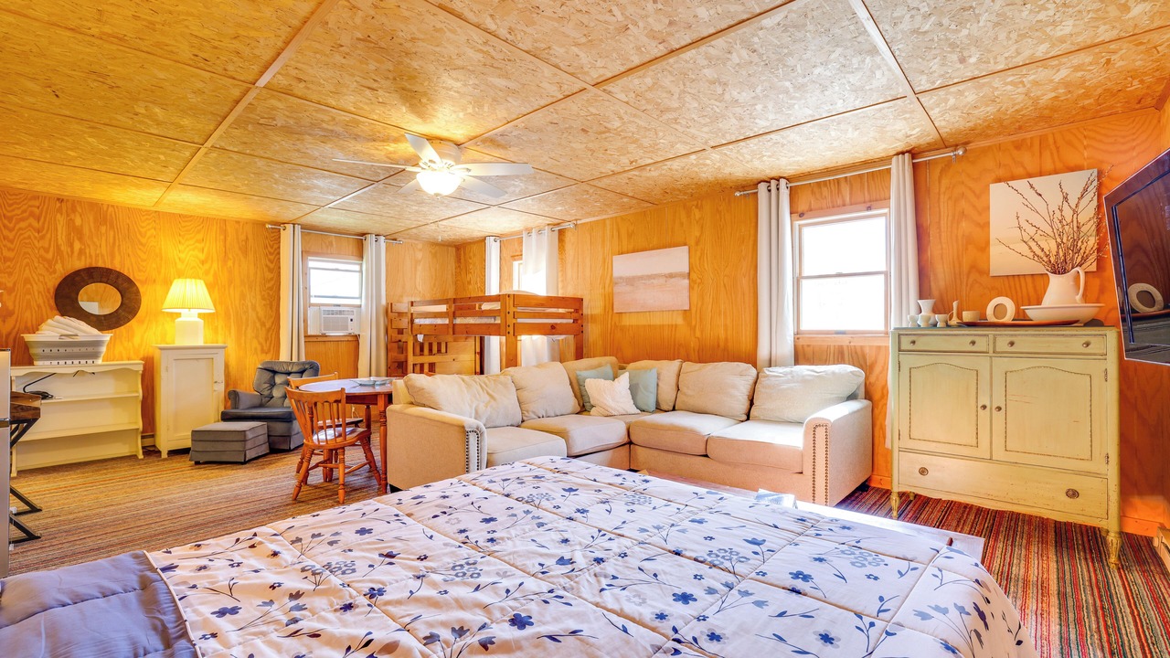 Photo of Livingroom in Center Moreland