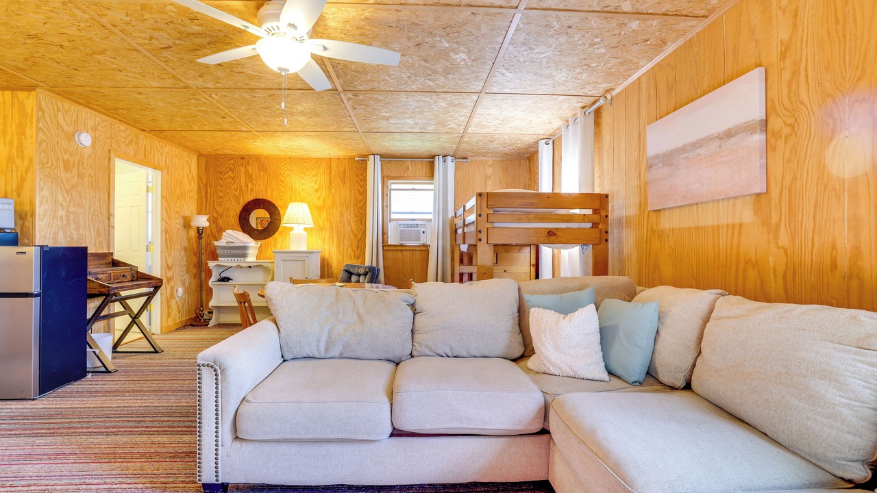Photo of Livingroom in Center Moreland