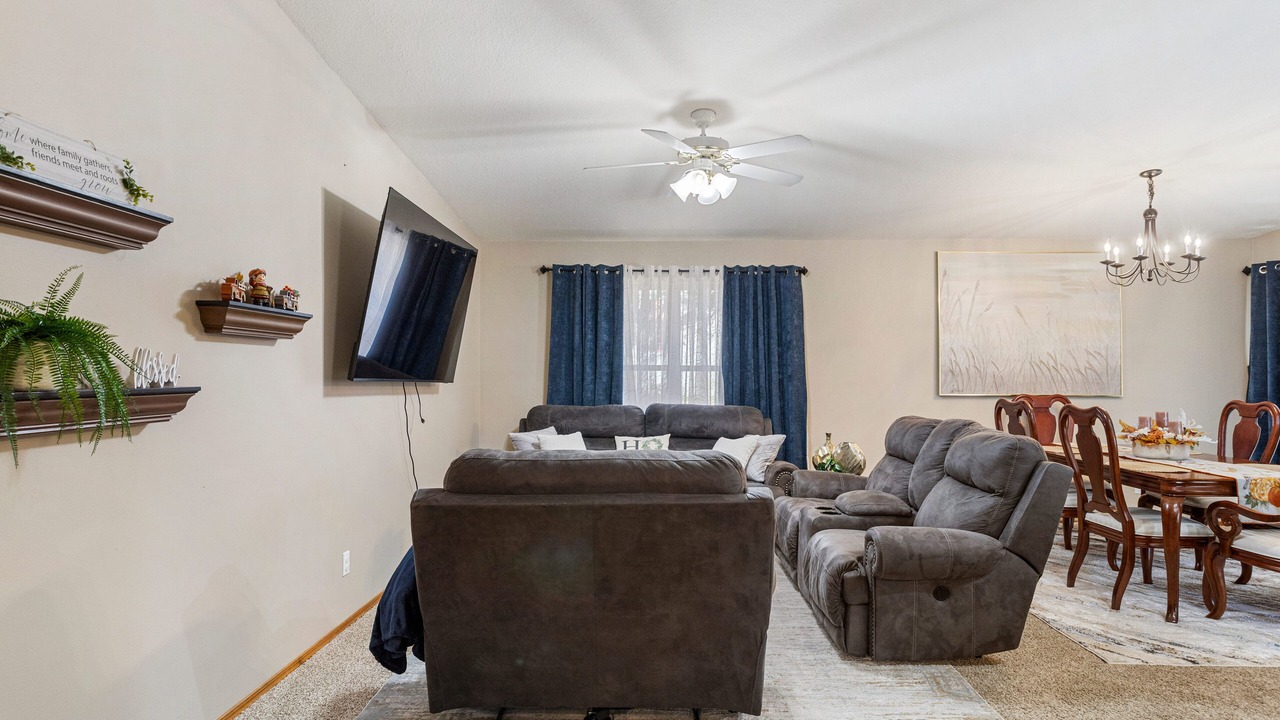 Photo of Livingroom in Champaign