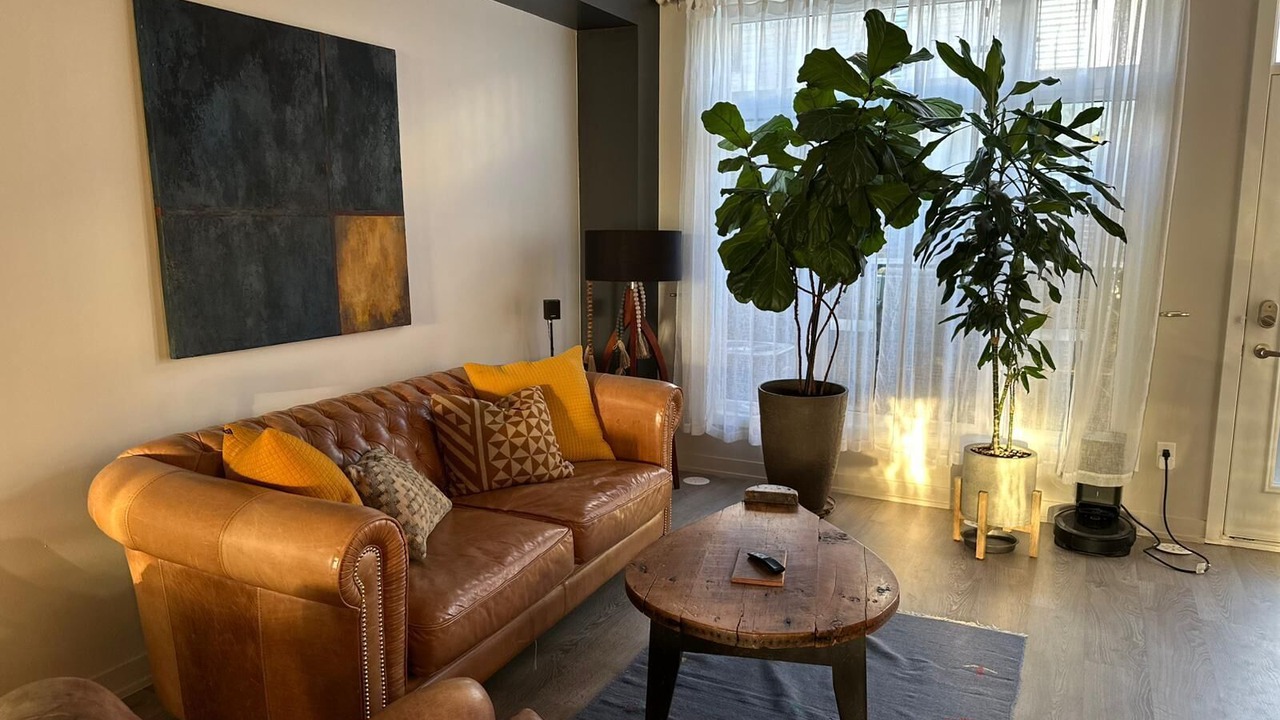 Photo of Livingroom in Lawrence Heights