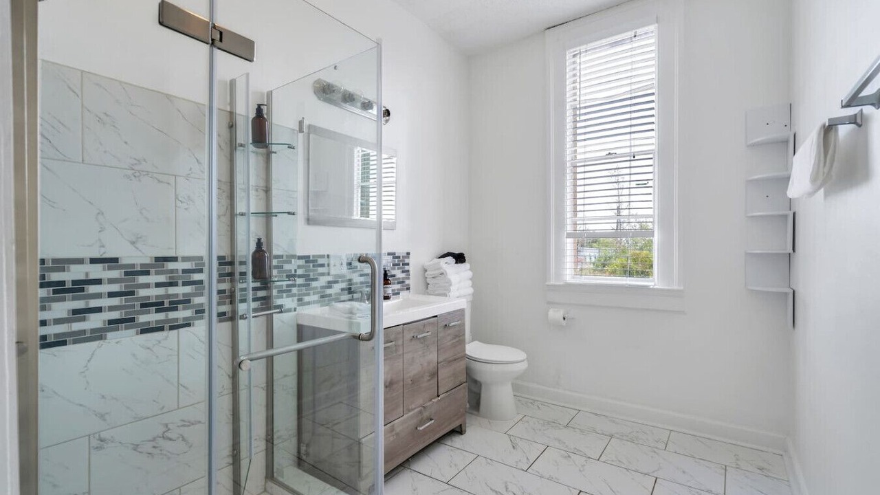 Photo of Bathroom in Tulane - Gravier