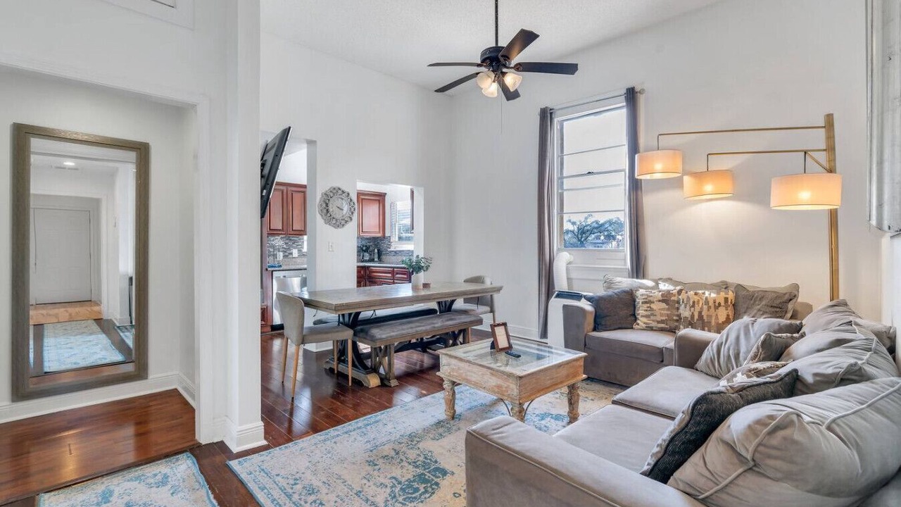 Photo of Livingroom in Tulane - Gravier