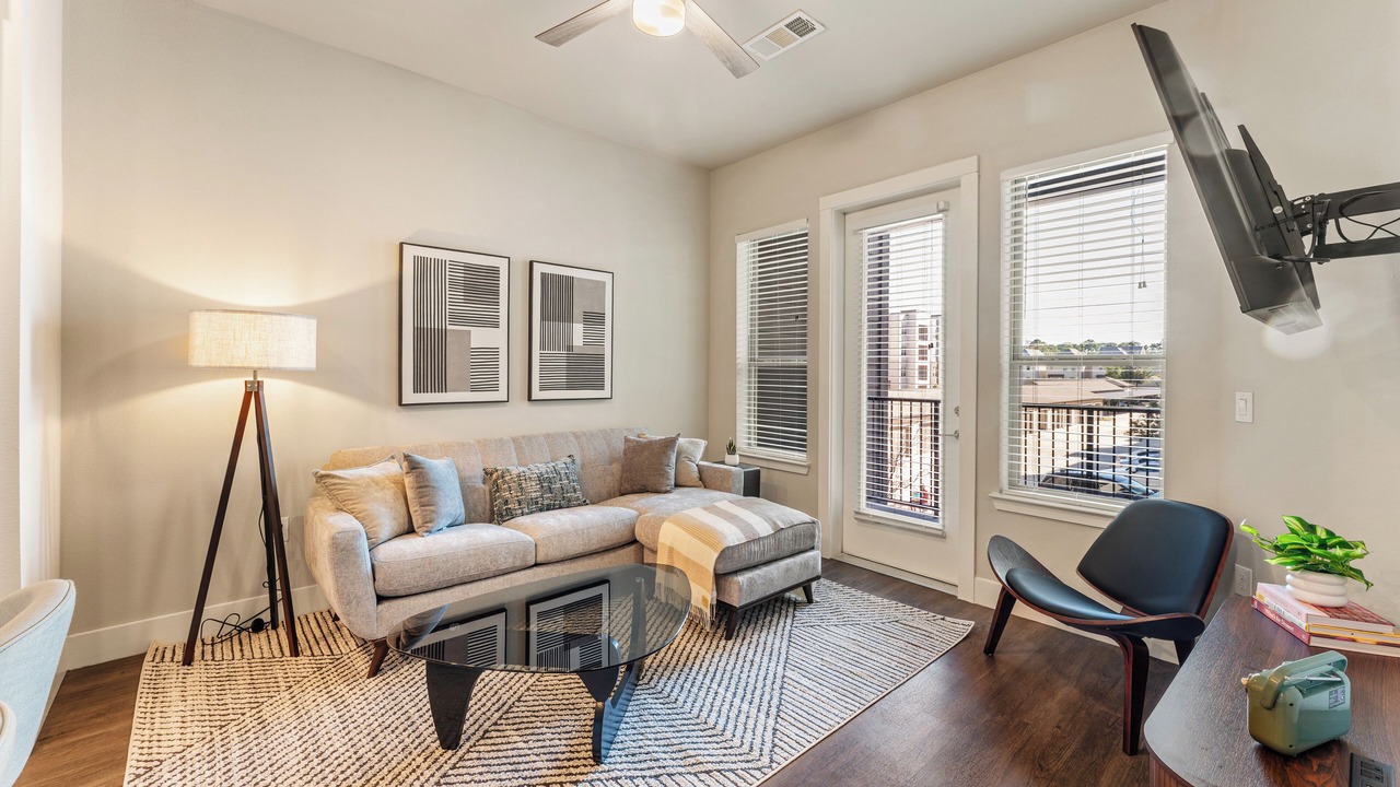 Photo of Livingroom in Grogan's Mill