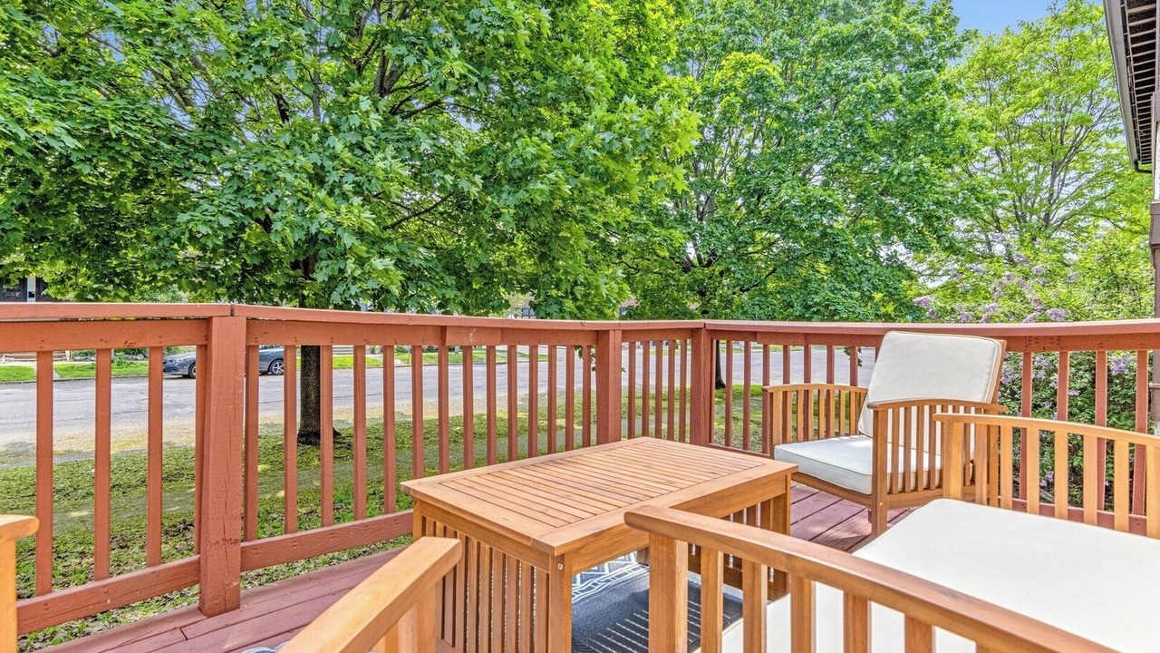 Photo of Outdoor in Merriam Park