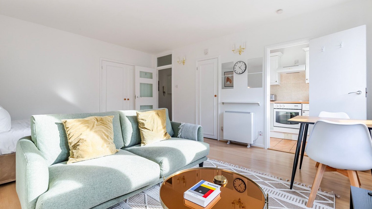 Photo of Livingroom in Kennington