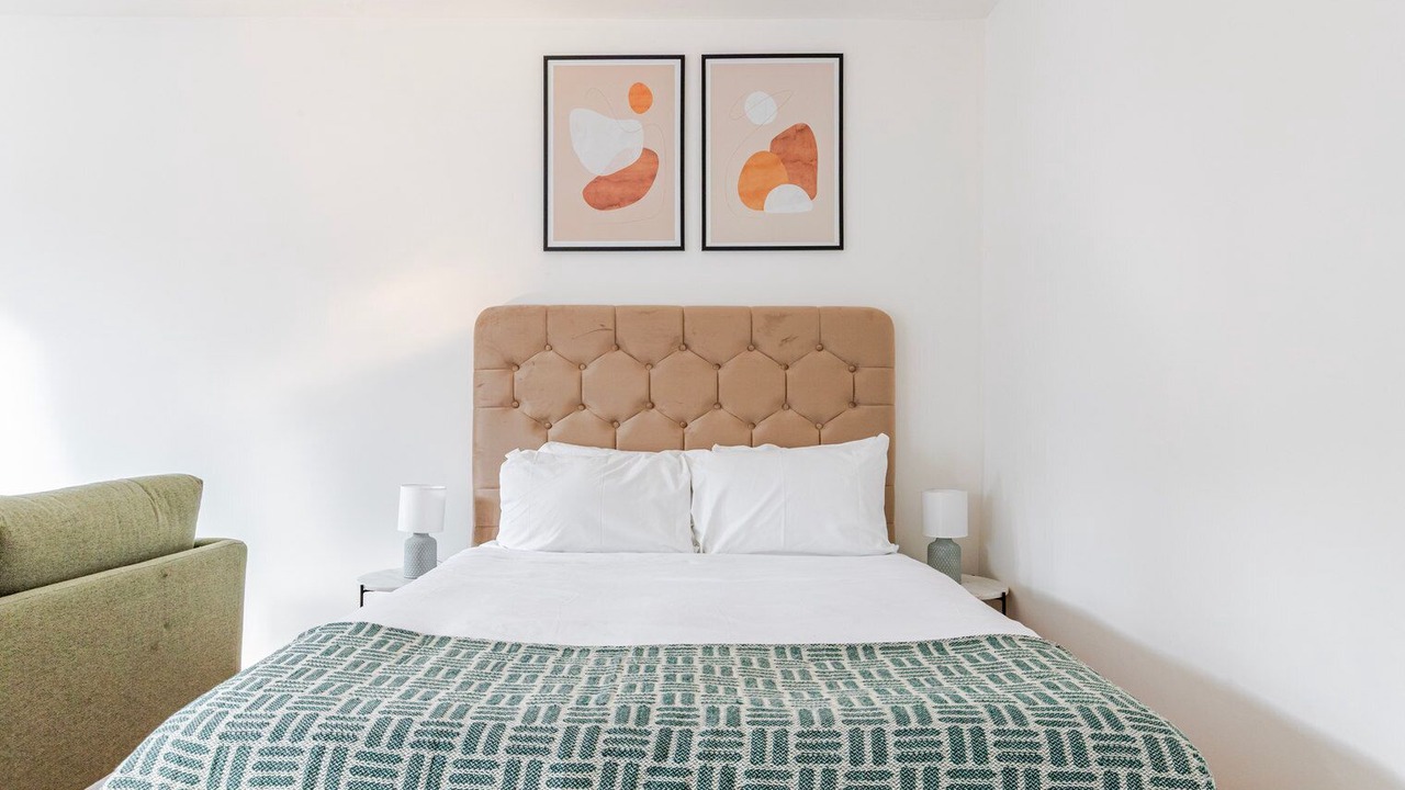 Photo of Bedroom in Kennington