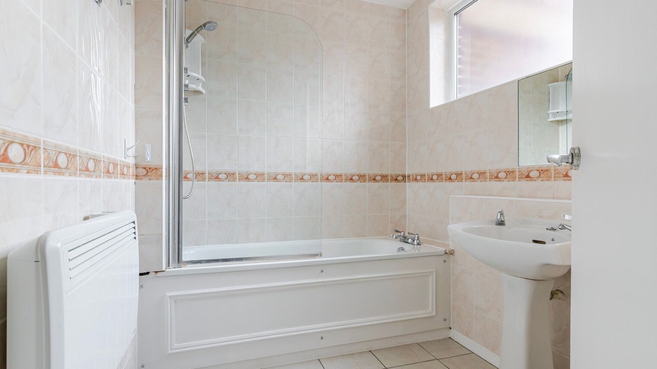 Photo of Bathroom in Kennington