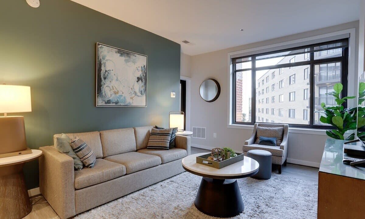 Photo of Livingroom in Court House