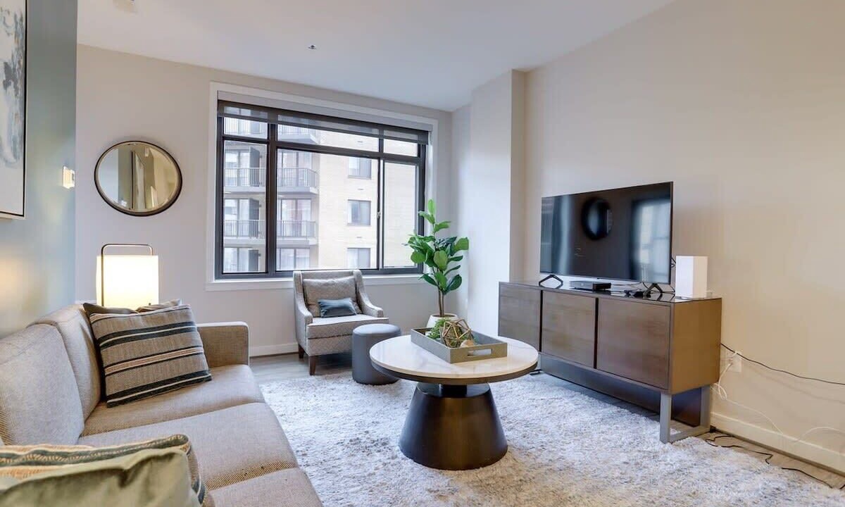 Photo of Livingroom in Court House