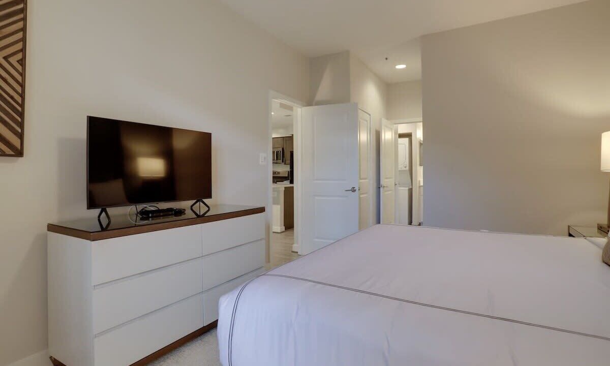 Photo of Bedroom in Court House