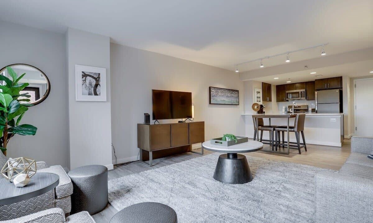 Photo of Livingroom in Court House