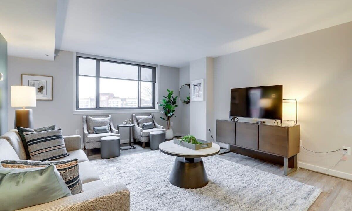 Photo of Livingroom in Court House