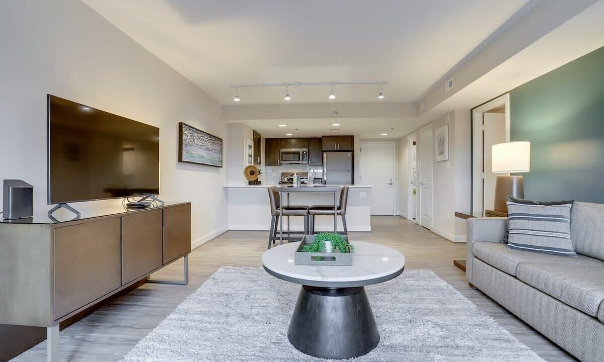 Photo of Livingroom in Court House