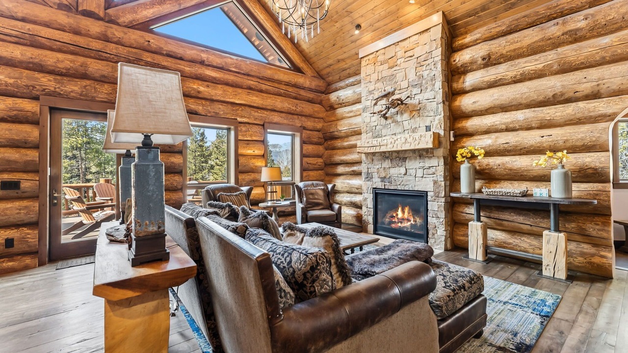 Photo of Livingroom in Breckenridge Heights
