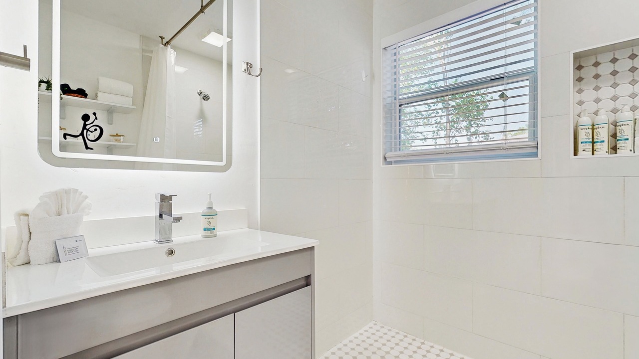 Photo of Bathroom in Avondale