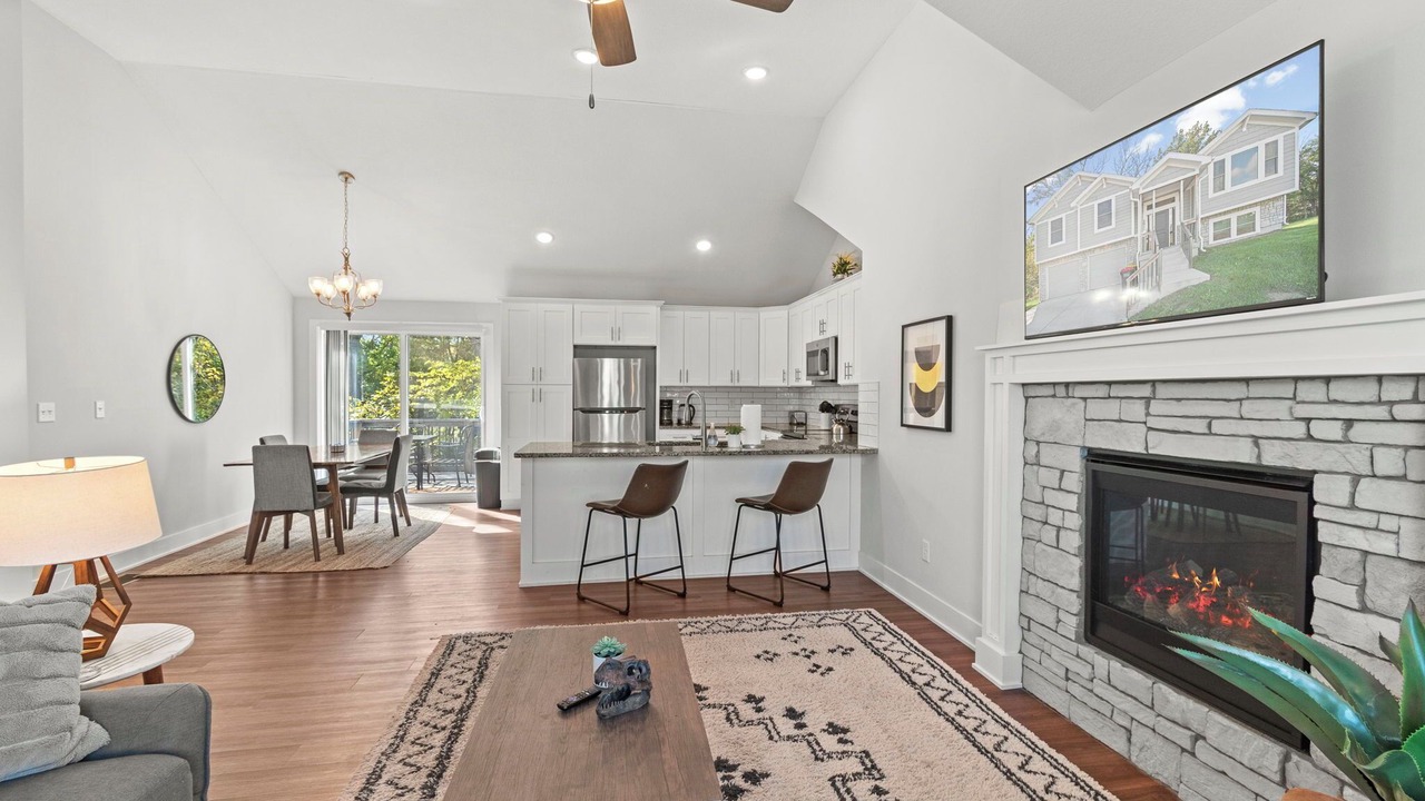 Photo of Livingroom in Excelsior Springs