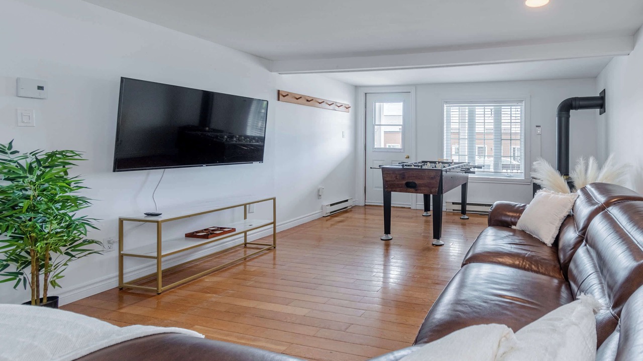 Photo of Livingroom in Petite-Riviere-Saint-Francois