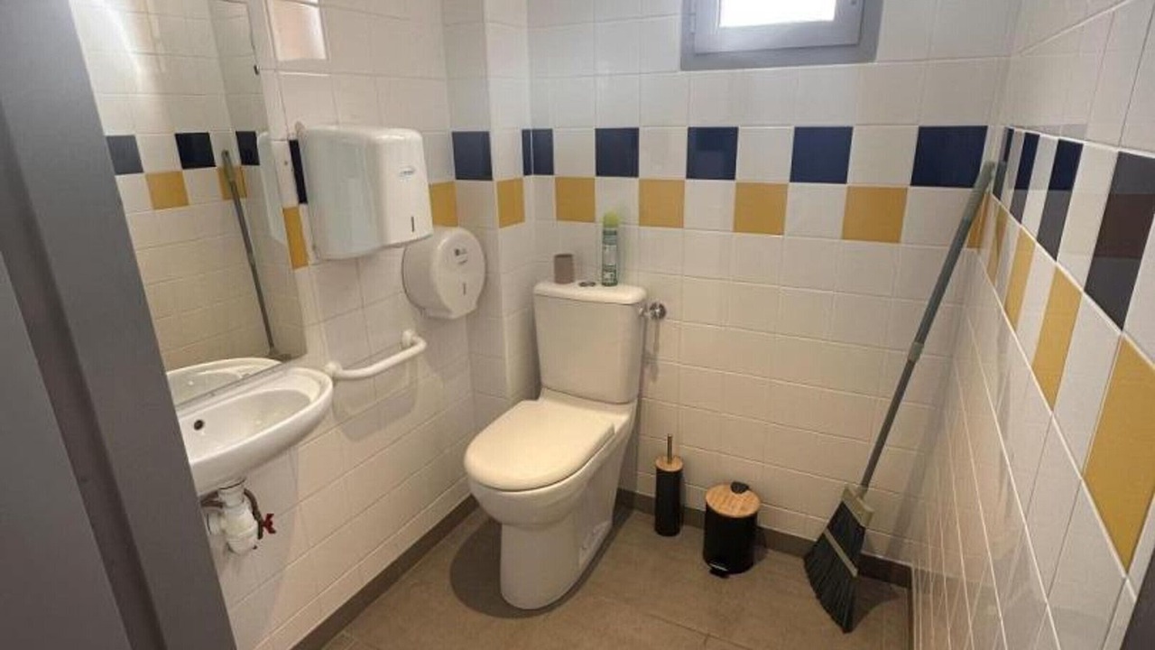 Photo of Bathroom in Louchy-Montfand