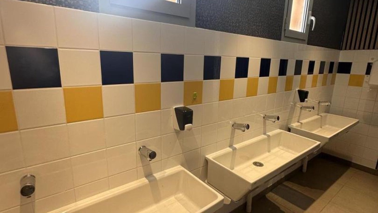 Photo of Bathroom in Louchy-Montfand
