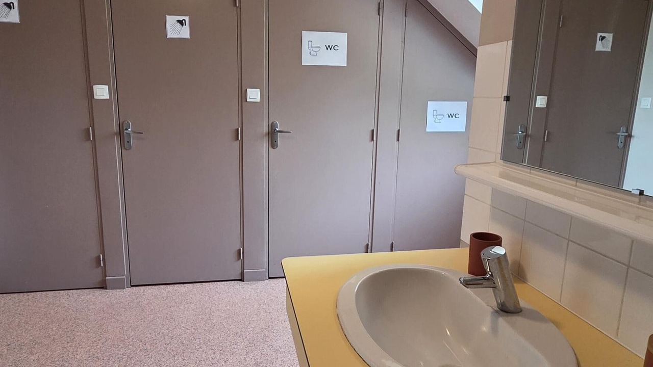 Photo of Bathroom in Louchy-Montfand