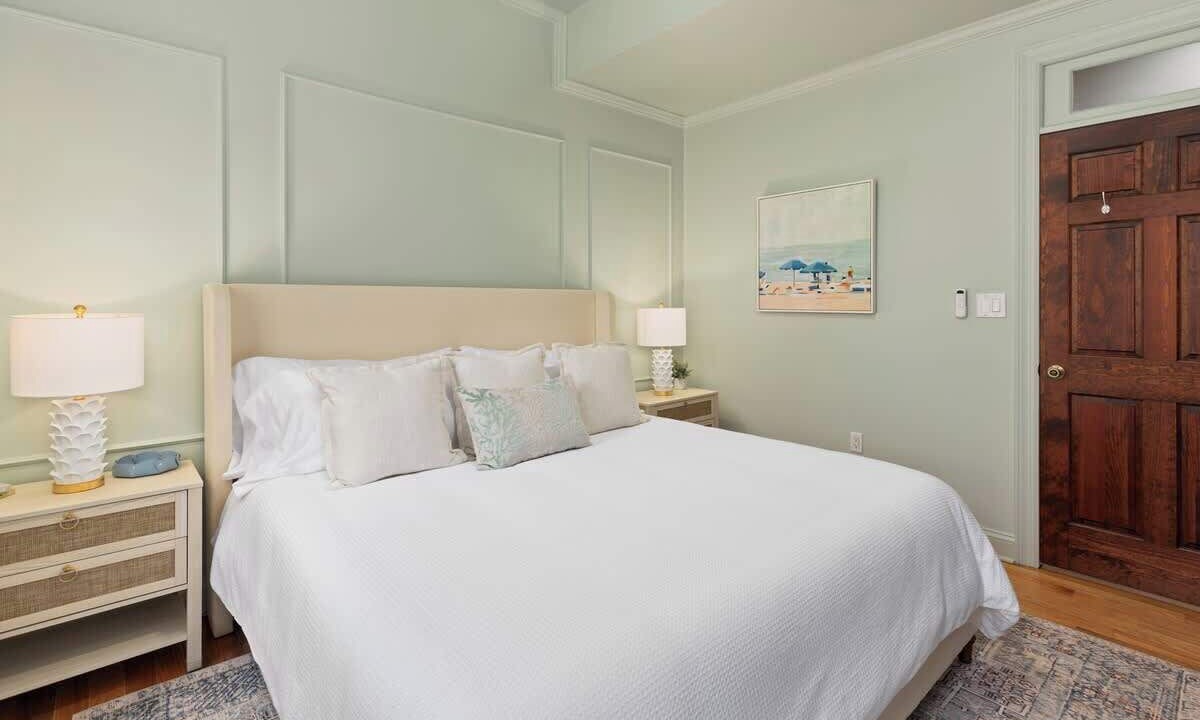 Photo of Bedroom in Admiral Estates